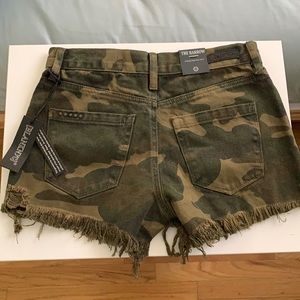 NWT Blank NYC The Barrow camo Jean shorts
